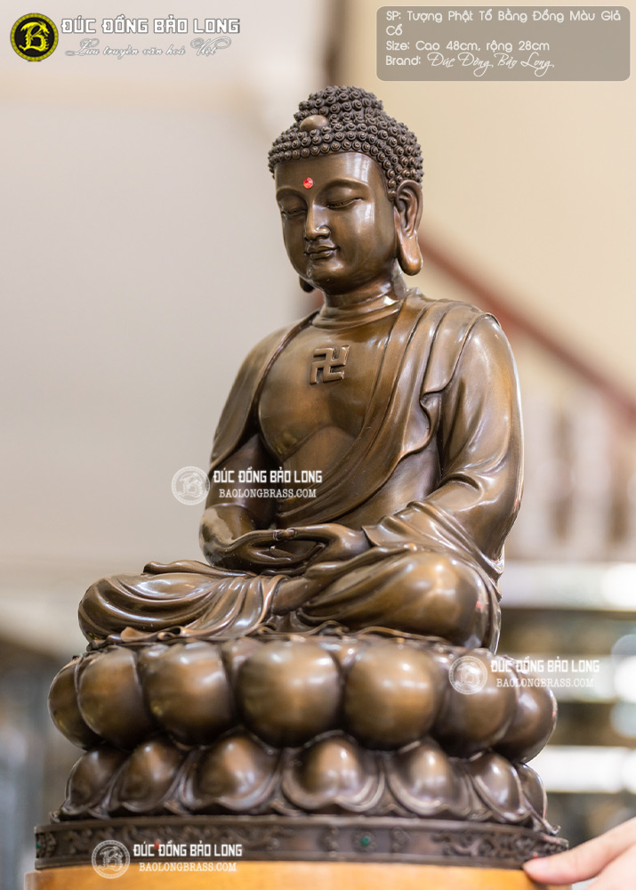 tượng Đức Phật Thích Ca 48cm bằng đồng màu trầm cổ
