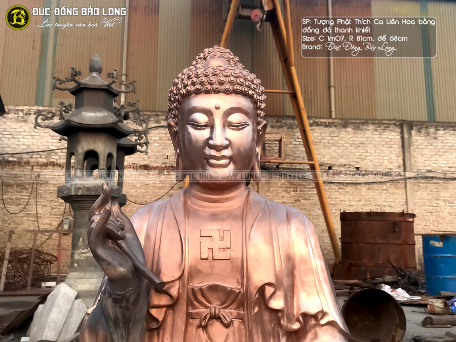 tượng Phật Thích Ca Niêm Hoa Vi Tiếu bằng đồng đỏ cao 1m07