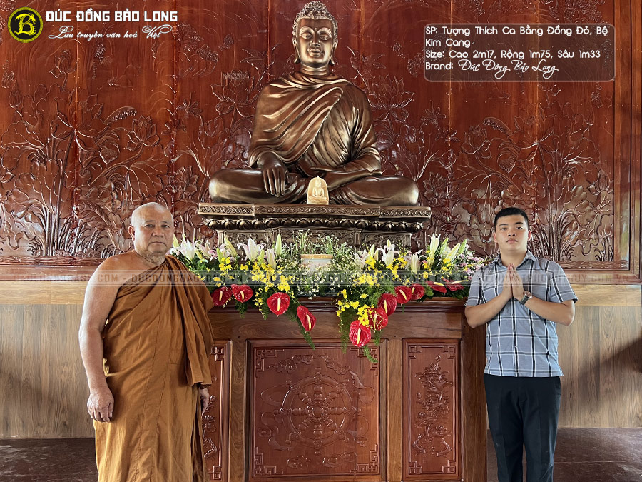 Tượng Phật Thích Ca ngồi bệ Kim Cang