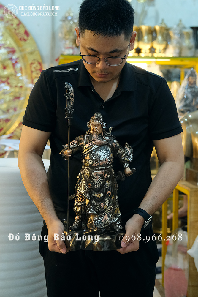 Tượng Đồng Quan Công Đứng Chống Đao Khảm Tam Khí Cao 42Cm
