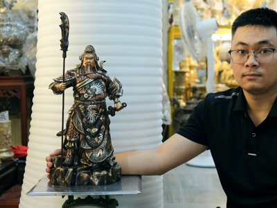 Tượng Quan Công - Quan Vân Trường Đứng Chống Đao Bằng Đồng Khảm Tam Khí Cao 42Cm