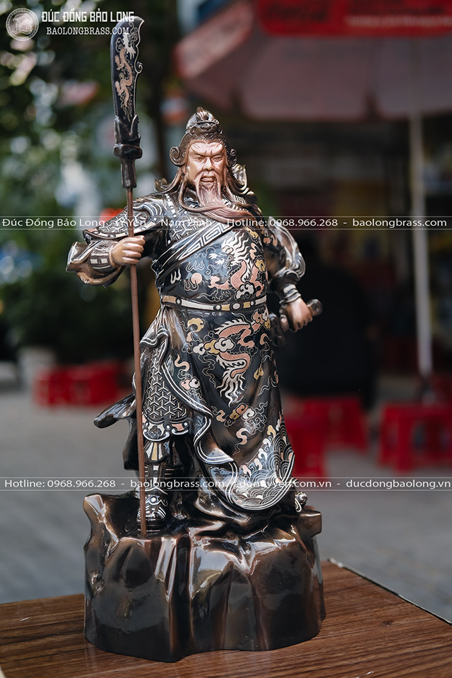 Tượng Quan Công đứng chống đao khảm tam khí 48cm đẹp