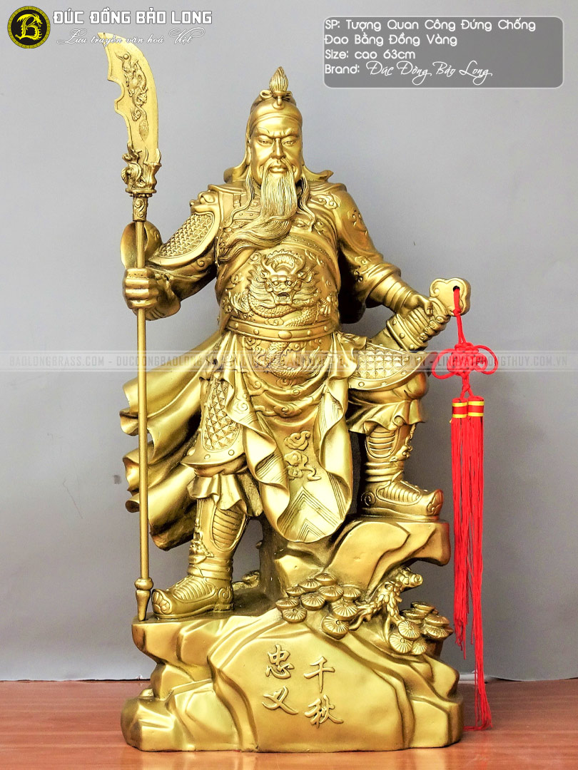 tượng Quan Công đứng chống đao bằng đồng vàng cao 63cm