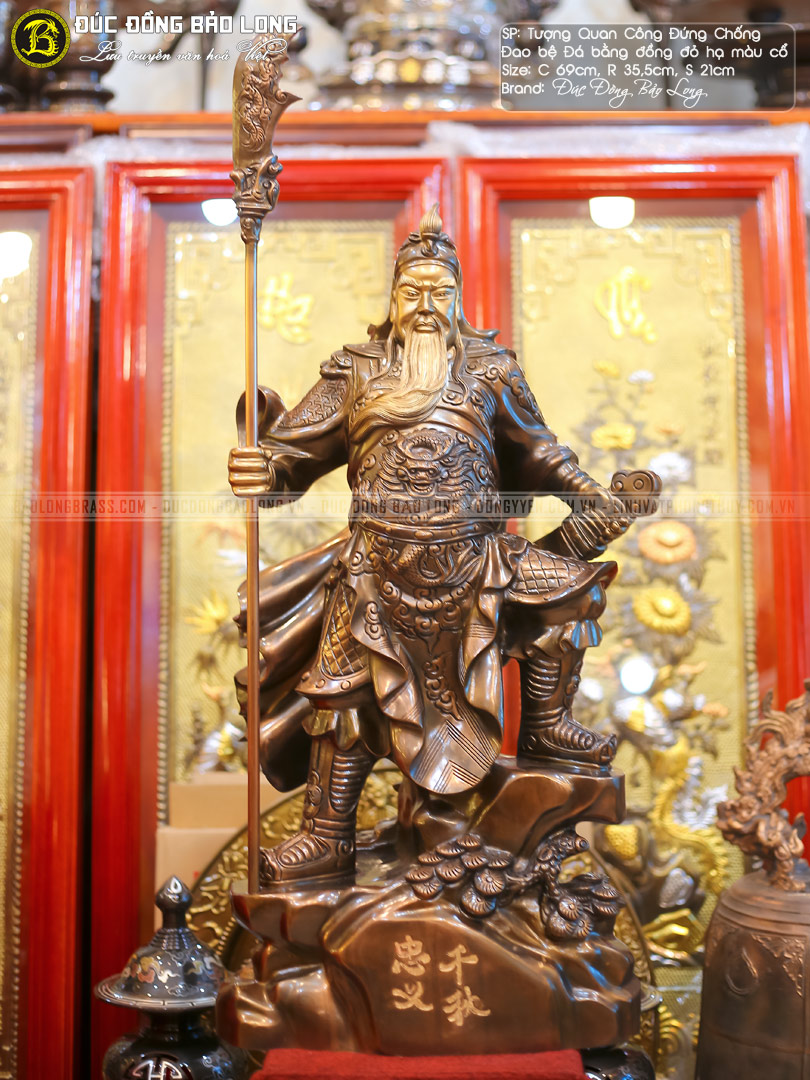 tượng quan công đứng chống đao bằng đồng đỏ cao 69cm