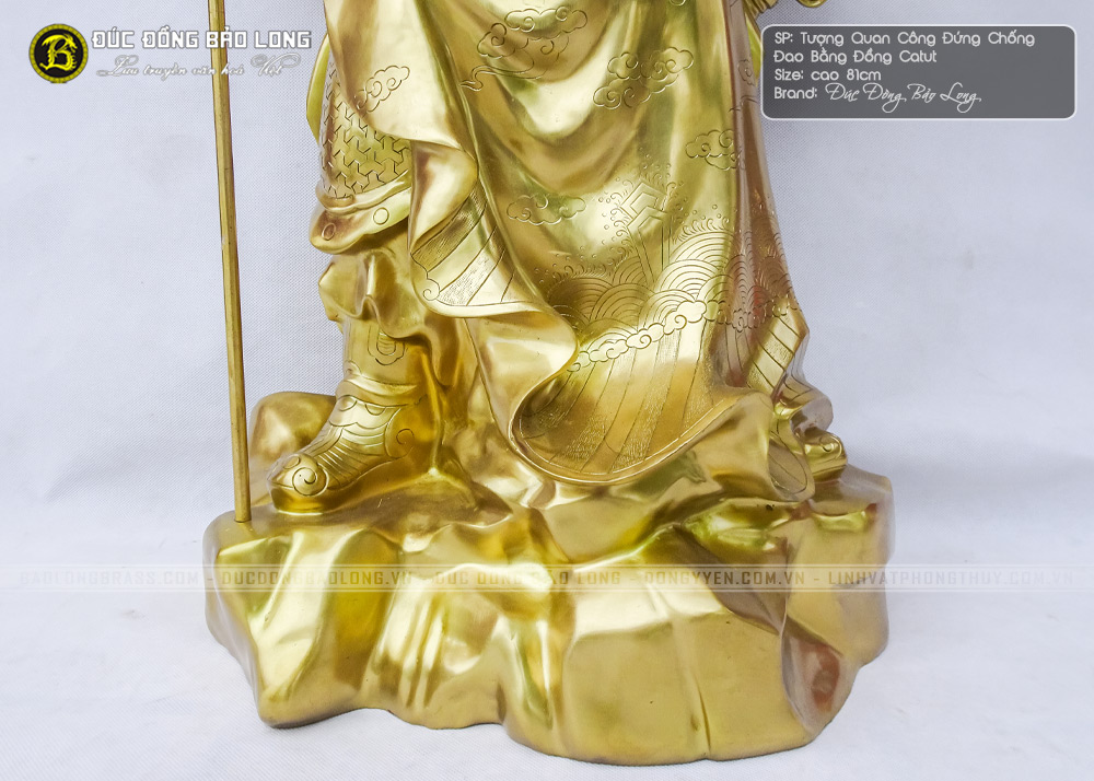 tượng Quan Công đứng chống đao bằng đồng catut cao 81cm