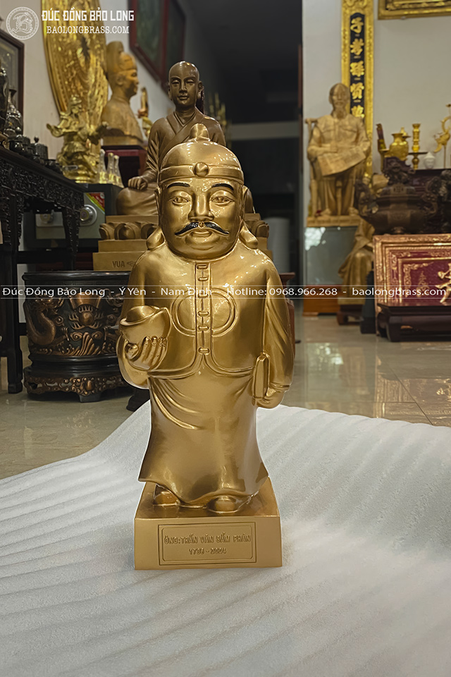 Tượng Quản Gia Bằng Đồng Đỏ Cao 61Cm