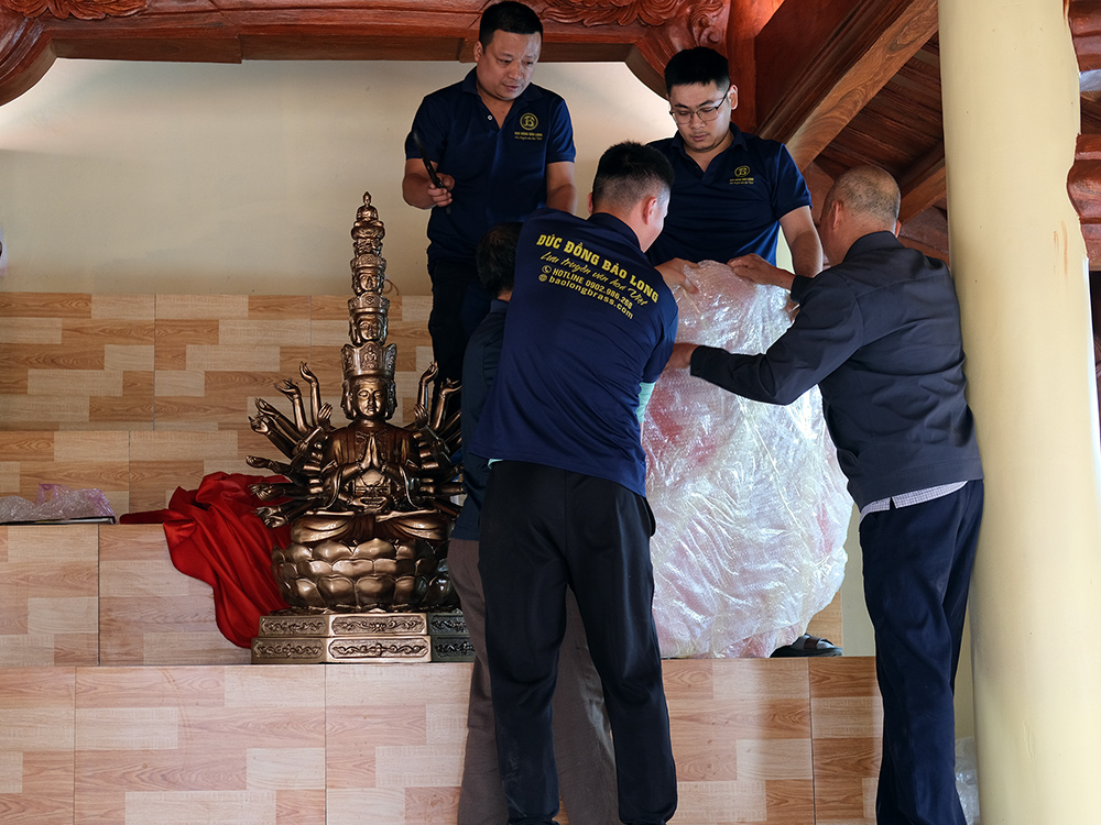 Tượng Phật Bà Nghìn Mắt Nghìn Tay bằng đồng đỏ cao 1m27