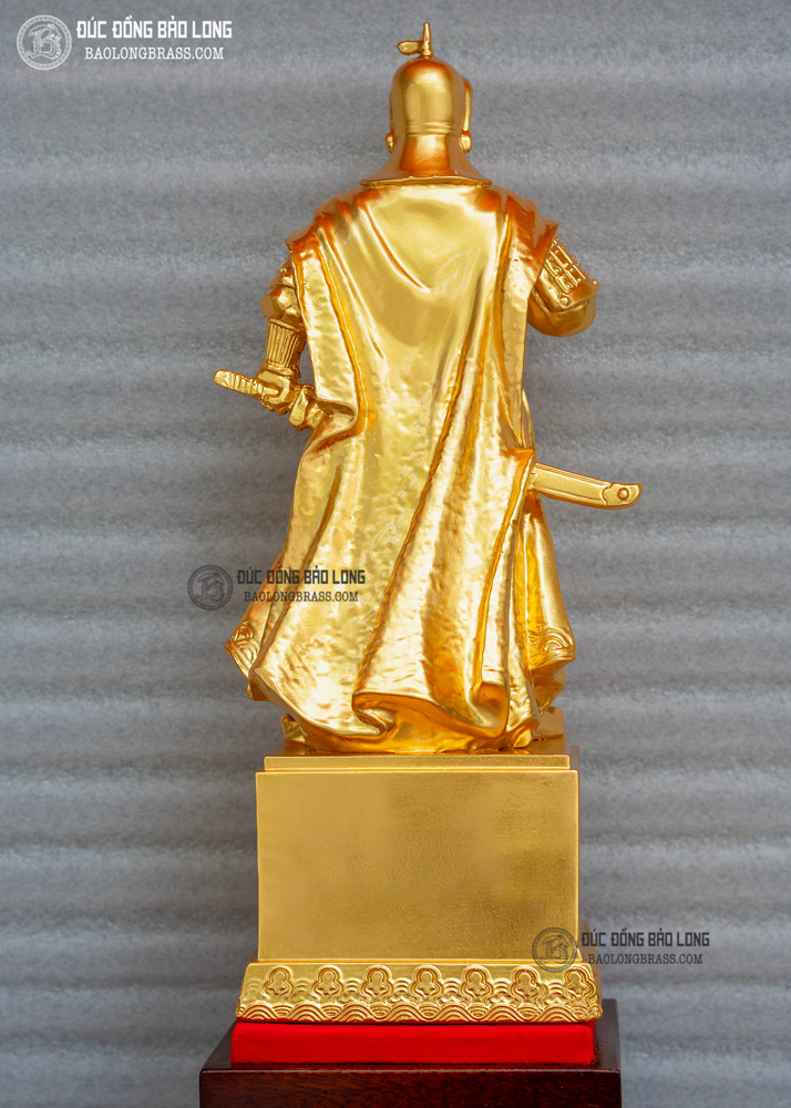 tượng Trần Hưng Đạo nân binh thư 37cm Dát vàng