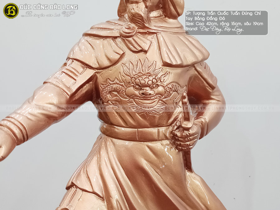 tượng trần hưng đạo đứng chỉ tay cao 42cm đúc đồng đỏ