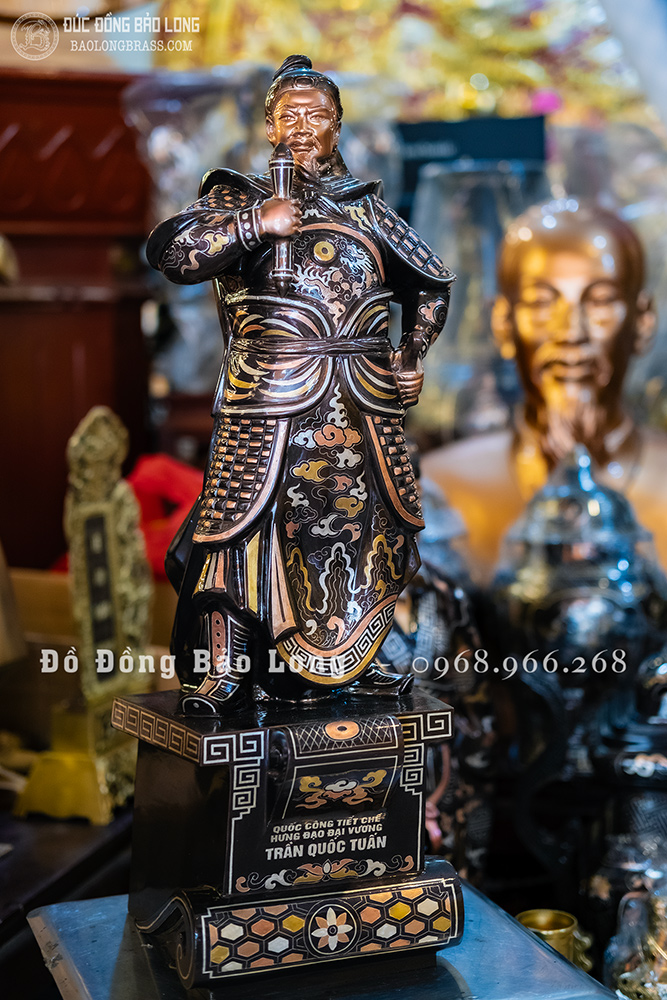 Tượng Trần Hưng Đạo Đứng Bệ Thuyền Khảm Tam Khí Cao 61Cm