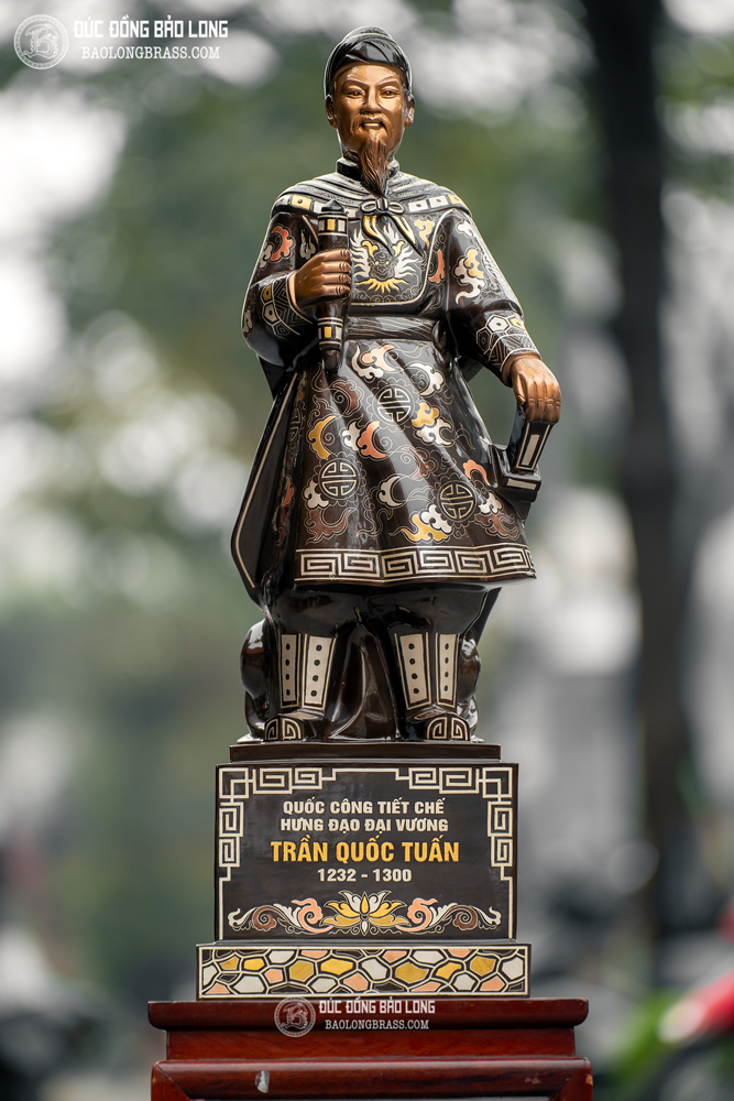 tượng Trần Hưng Đạo khảm vàng bạc cao 69cm
