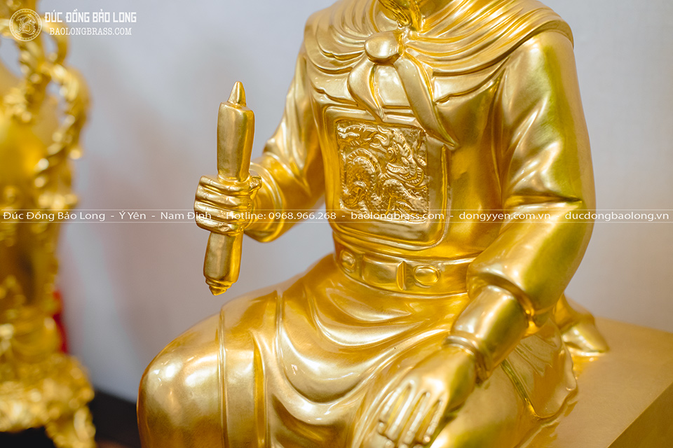 Tượng Đức Thánh Trần Ngồi Bằng Đồng Đỏ Dát Vàng 9999 Cao 50Cm