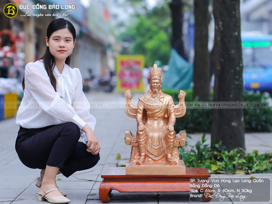 tượng Vua Hùng ngồi ngai bằng đồng